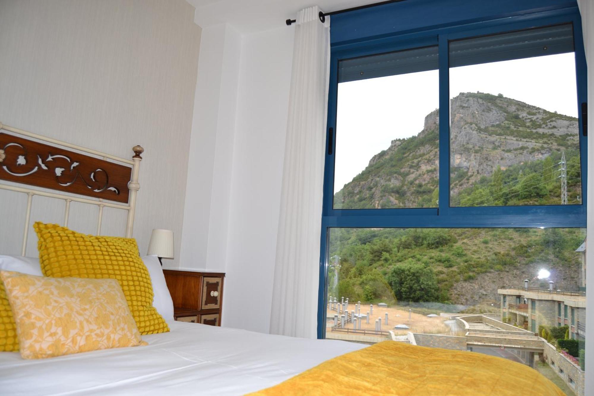 Ventanal De Saras Petfriendly Garaje Trastero Y Chimenea - Arafita Apartamentos Panticosa Ngoại thất bức ảnh